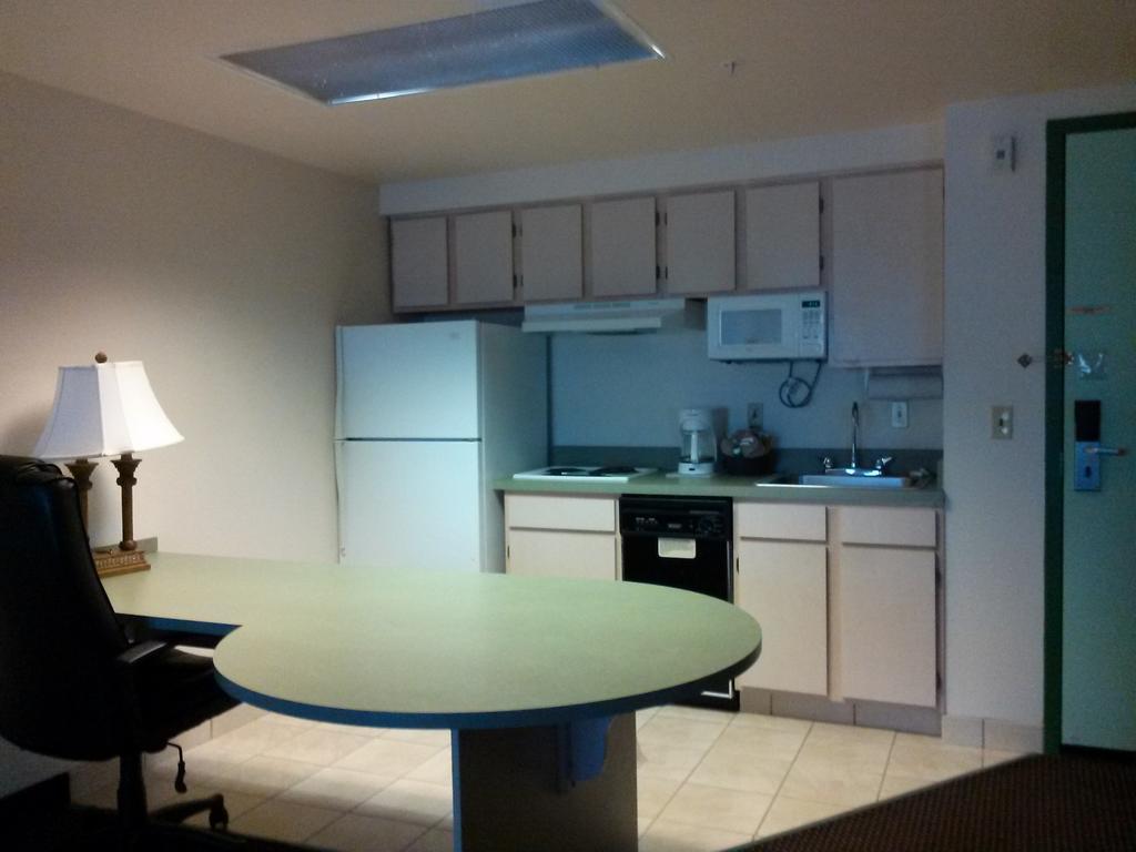 Allure Suites Of Fort Myers Room photo