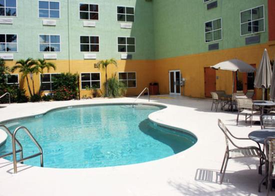 Allure Suites Of Fort Myers Facilities photo
