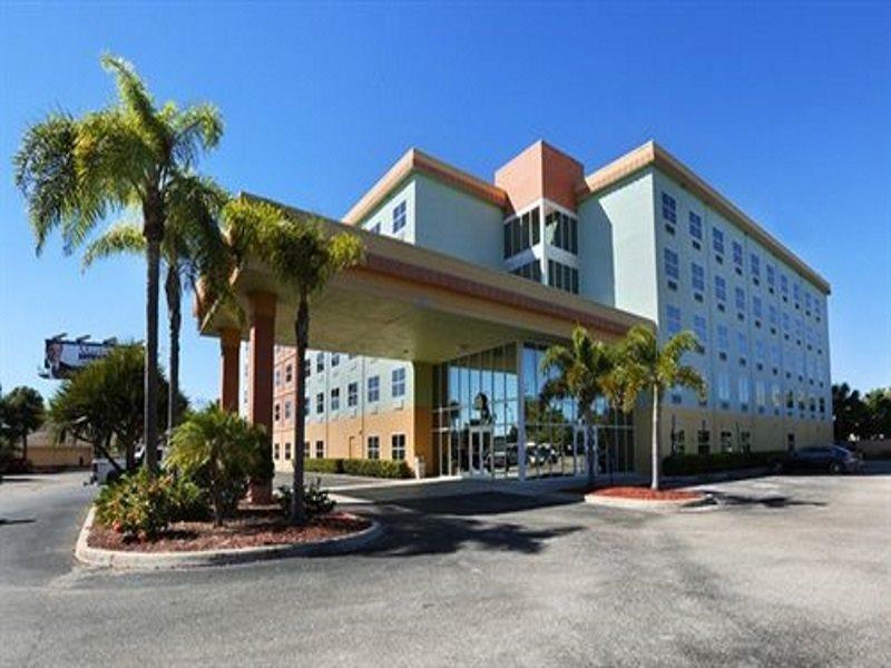 Allure Suites Of Fort Myers Exterior photo